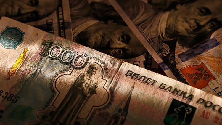 "Rusia intensificará medidas para reducir la dependencia del dólar en respuesta a las sanciones"