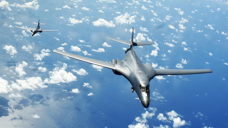 Dos bombarderos estratégicos de EE.UU. sobrevuelan Corea del Sur