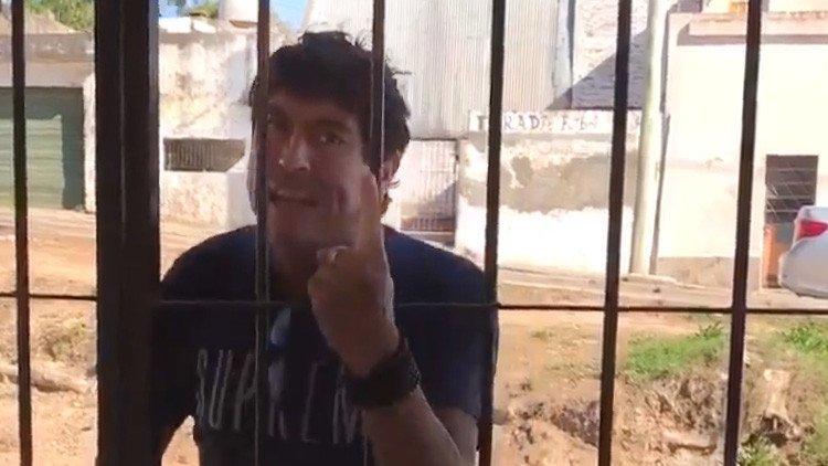 "Hoy te rompo todo": un hombre que amenaza a su expareja causa indignación en Argentina (VIDEO)