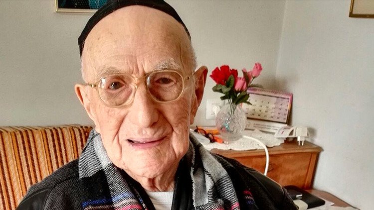 Muere a los 113 años el hombre más viejo del mundo y que sobrevivió al Holocausto