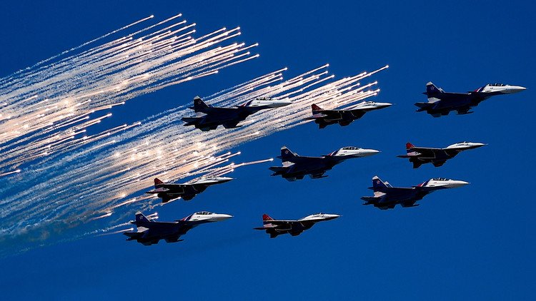 La aviación rusa surca el cielo en una gran celebración del Día de las Fuerzas Aeroespaciales 