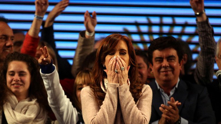 "Bochorno" por demora en escrutinio: Kirchner dice que ganó las elecciones en Buenos Aires