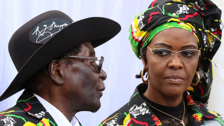 Primera dama en apuros: denuncian a la esposa de Rubert Mugabe por agredir a una modelo (Fotos)