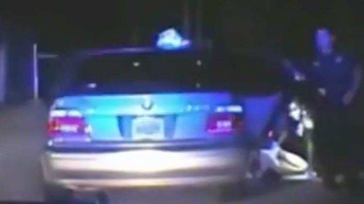 VIDEO ESCANDALOSO 18+: Policías de EE.UU. registraron órganos íntimos de una mujer en busca de droga