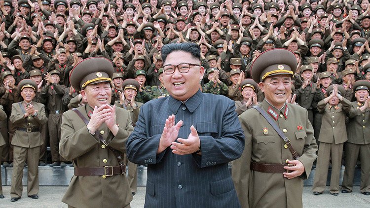 "Trump debería invitar a Kim Jong-un a Washington" (y no para vestirlo con un uniforme naranja)