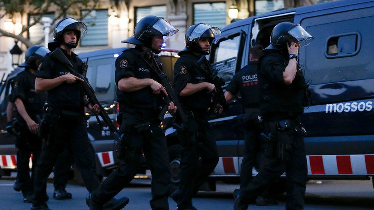 Abaten a cinco autores de un "ataque terrorista" cerca de Barcelona (VIDEO)