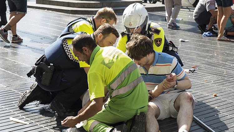 Testigos del atentado en Barcelona: "Vi cuerpos de niños que yacían en la calle"