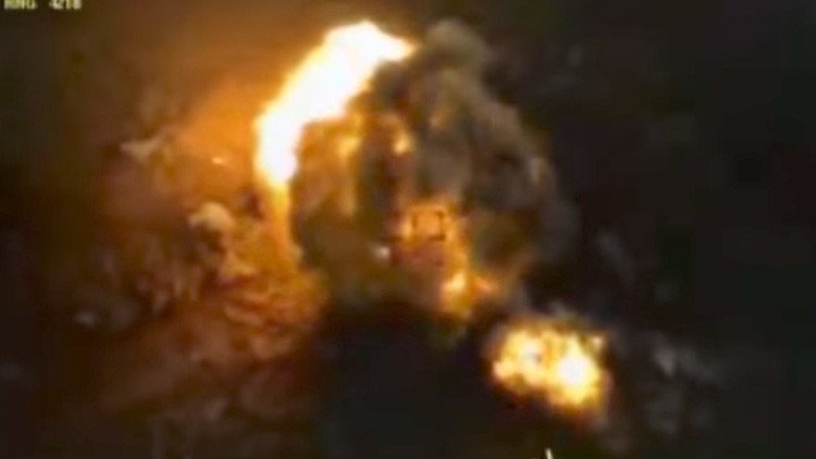 Video: Aviones rusos destrozan una columna del Estado Islámico en Siria