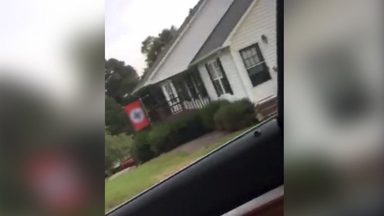 "¡Esta es la América nazi!": Mujer se enfrenta a las amenazas de un vecino en EE.UU. (VIDEO)