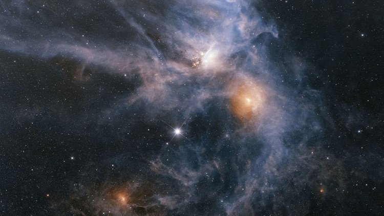 Los astrónomos descubren una 'extraña fuerza' en las entrañas de la moribunda estrella Antares