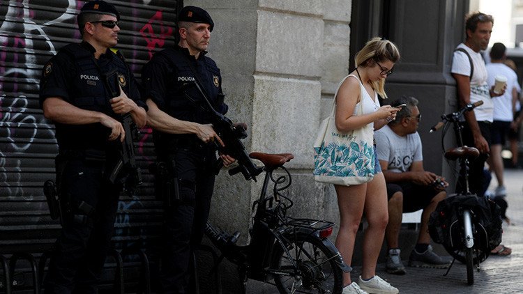 Piden desplegar al Ejército y el gobierno de Rajoy rechaza elevar el nivel de alerta tras atentados