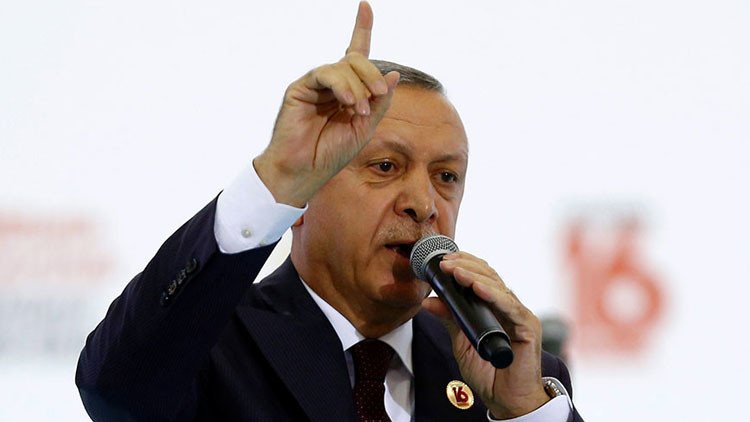 Erdogan al ministro de Exteriores alemán: "¿Quién es usted para hablarle al presidente de Turquía?"