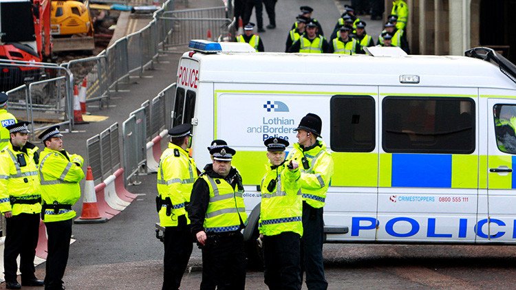 La Policía acordona el centro de Edimburgo por un paquete sospechoso