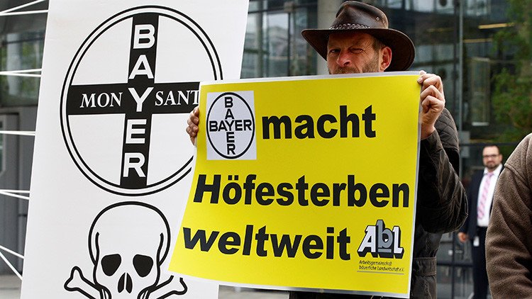 "Crearía la empresa integrada más grande del mundo": La UE investiga la compra de Monsanto por Bayer