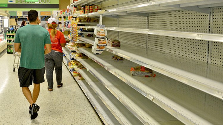 FOTO: El conmovedor mensaje de un supermercado al retirar los productos extranjeros de sus estantes