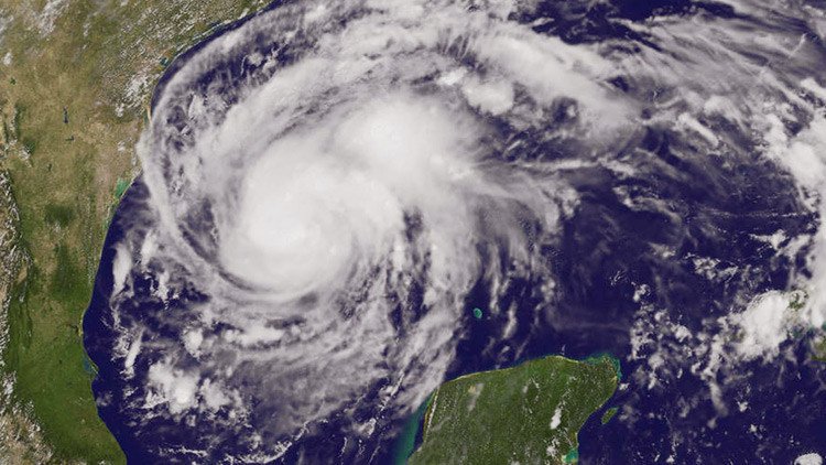 VIDEOS: El huracán "potencialmente mortal" se aproxima a Texas con vientos de hasta 200 km/h