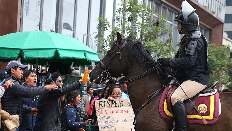 Paro nacional en Perú termina con incidentes y represión policial (Fotos y video)
