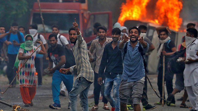 Más de 30 muertos en la India tras la condena de un gurú por violación (FUERTES IMÁGENES)