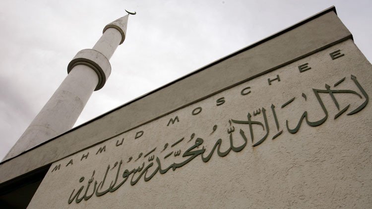 Un imán que pide a Alá que "destruya cristianos" recibió ayudas sociales de Suiza durante 13 años 