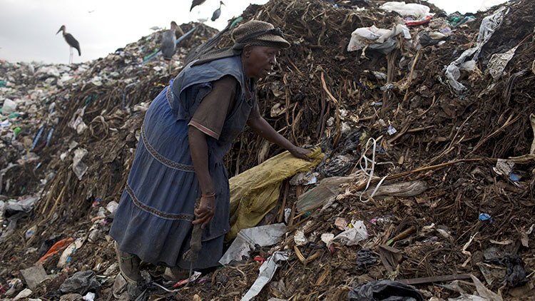 Kenia ilegaliza las bolsas de plástico y castiga su uso con hasta cuatro años de prisión