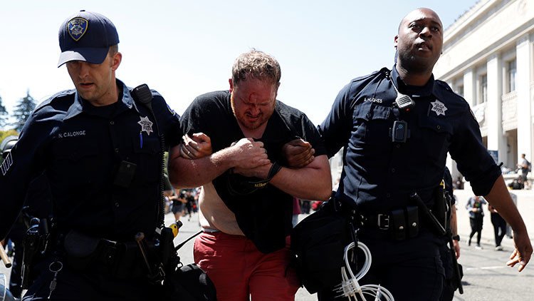 VIDEO: Nuevo estallido de violencia en EE.UU. entre izquierdistas y derechistas en Berkeley