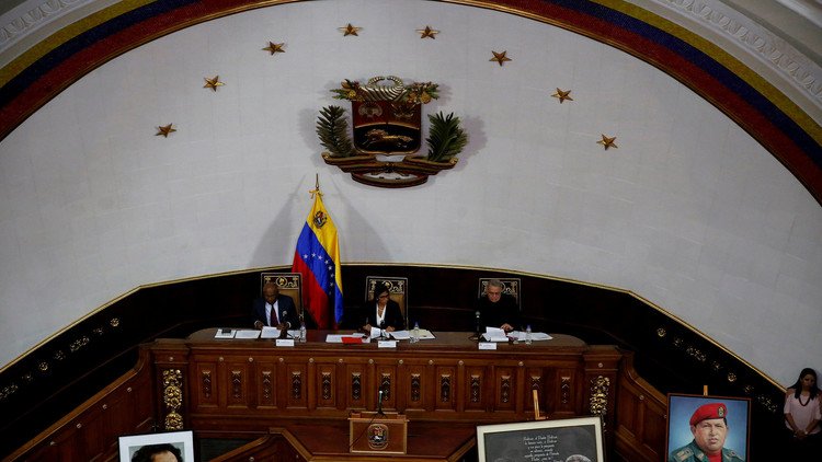 Constituyente venezolana solicita juicios por "traición a la patria" contra políticos opositores 