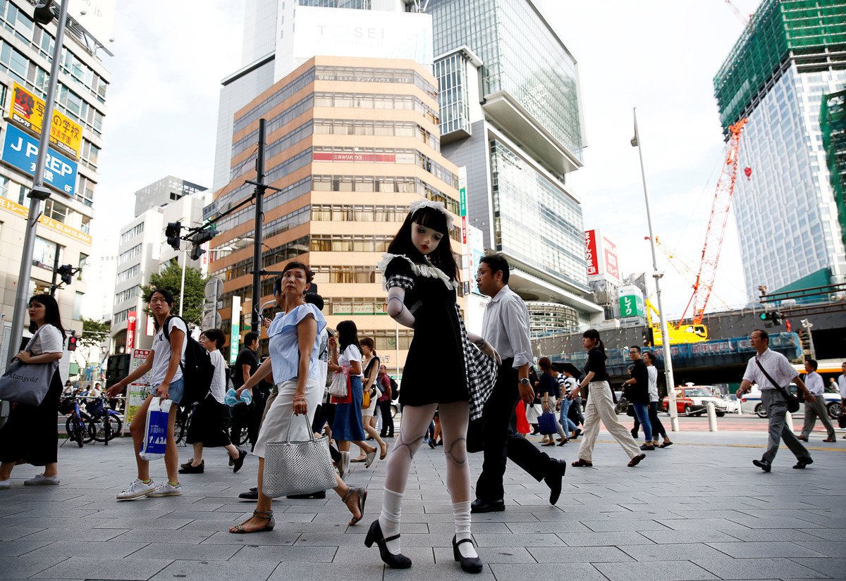 Как называют девушку в японии. Лулу Хашимото. Япония Токио люди. Япония люди на улице Токио. Японцы на улице.