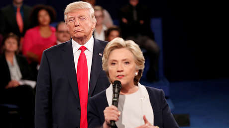 "Retrocede, tipo asqueroso, aléjate": Hillary Clinton revela qué sintió al estar junto a Trump
