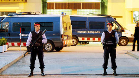 "Te vamos a rajar cuando salgas al patio": Amenazan a un detenido por el atentado en Barcelona