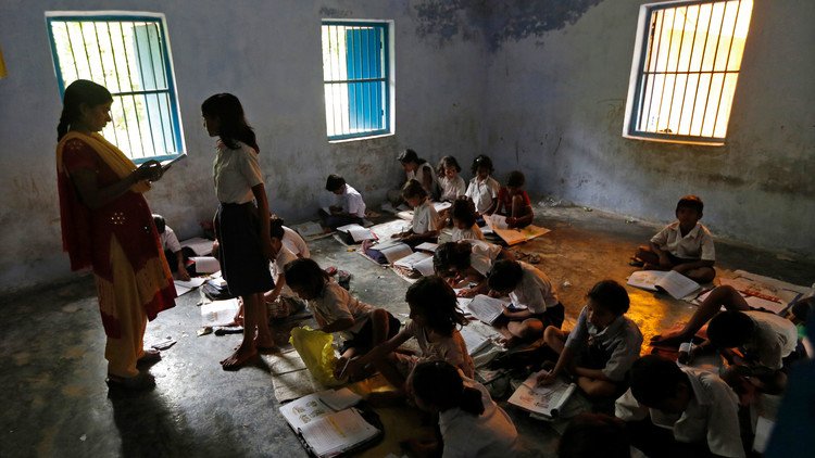 Una niña india se suicida tras ser humillada por su profesora en clase por tener la regla 