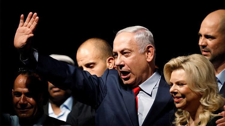 La esposa de Netanyahu podría afrontar cargos por desvío de fondos estatales