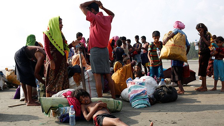 Más de 145.000 musulmanes rohinyás huyen de la violencia en Birmania