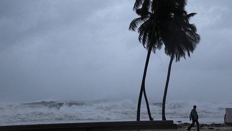 El huracán José alcanza la categoría 3 en el Atlántico