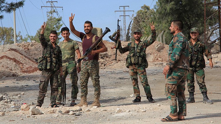 El Ejército sirio rompe el cerco del aeródromo militar de Deir ez Zor