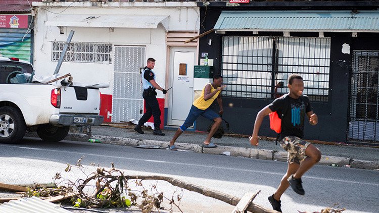 Caos en el Caribe: Cientos de delincuentes aterrorizan las islas golpeadas por el huracán