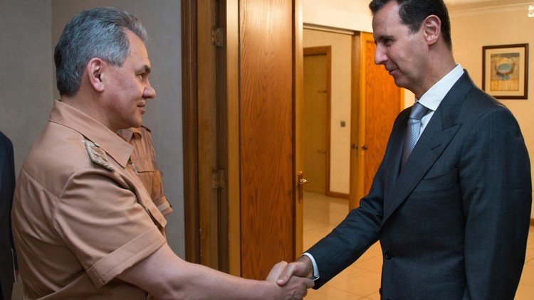 El ministro de Defensa ruso se reúne con Al Assad para discutir operaciones militares en Siria