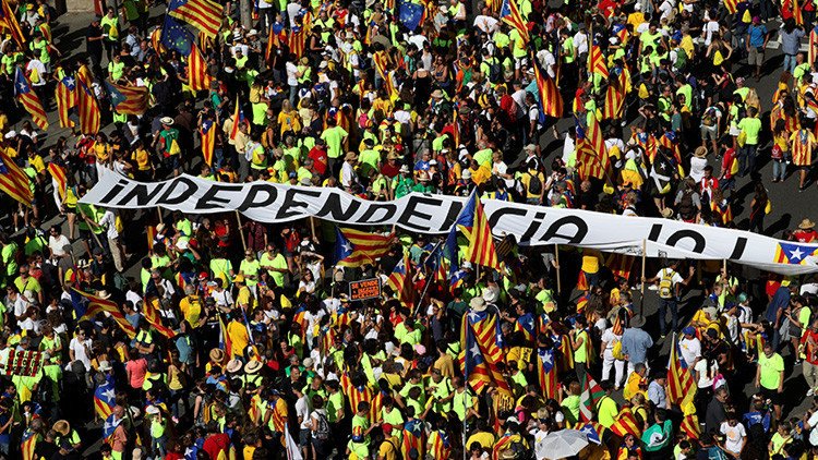 La Fiscalía ordena interrogar a los alcaldes catalanes que apoyan el referéndum