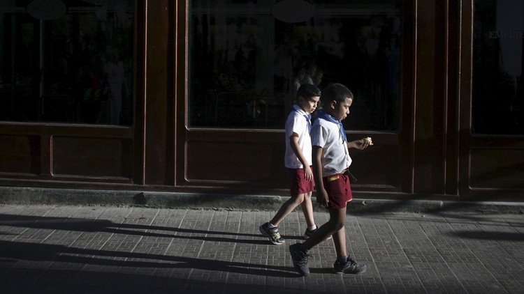 La foto del niño cubano que emociona en las redes sociales
