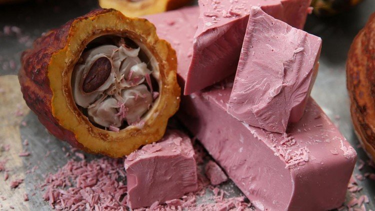 De Ecuador y Brasil para el mundo: Lanzan una nueva variedad de chocolate rosa fino
