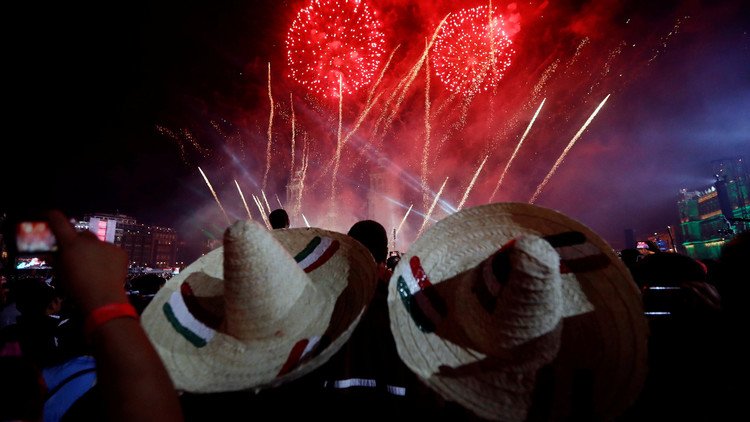 México celebra el 207 aniversario de la Independencia con un gran desfile militar