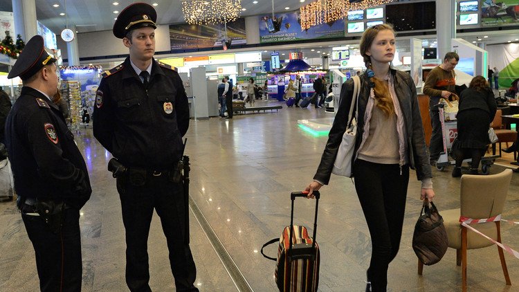Llamada anónima advierte de un posible ataque terrorista en un aeropuerto de Moscú 