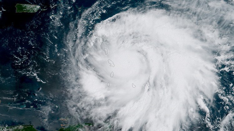 El huracán María amenaza con alcanzar la categoría 5 
