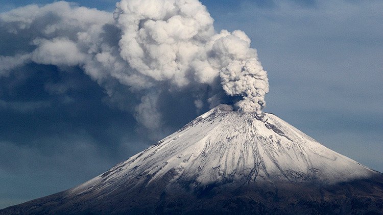 Una fumarola roja fue vista en el volcán Popocatépetl tras el terremoto en México