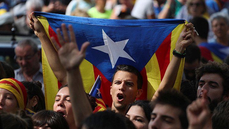 El Constitucional impone multas por primera vez en su historia por la desobediencia en Cataluña