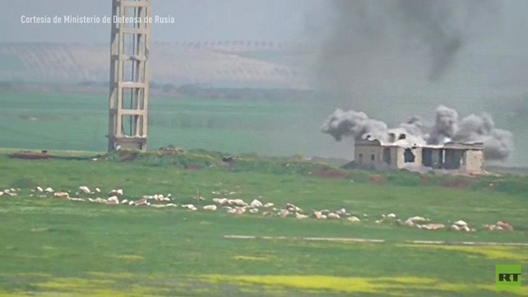 Video espectacular: Ataques de aviones rusos abren paso al rescate de un comando rodeado en Siria
