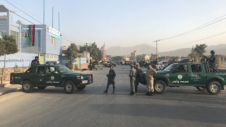 Al menos cinco heridos en un atentado suicida contra un convoy de la OTAN en Afganistán