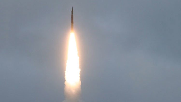 Moscú: Rusia prueba un misil balístico RS-12M Topol 