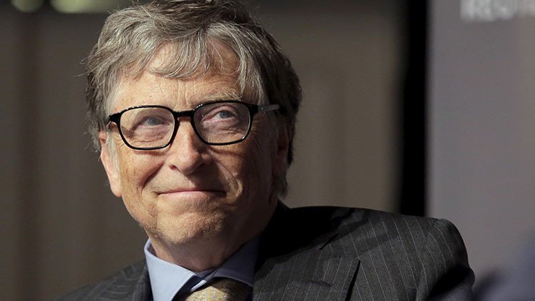 VIDEO: Bill Gates revela cuál es el sistema operativo que usa en su celular (y no es Windows)