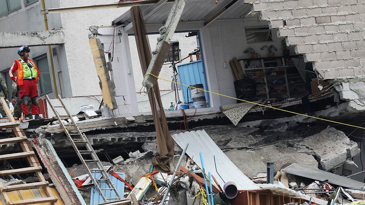 Un helipuerto ilegal deja sin casa a 50 familias en México después del sismo
