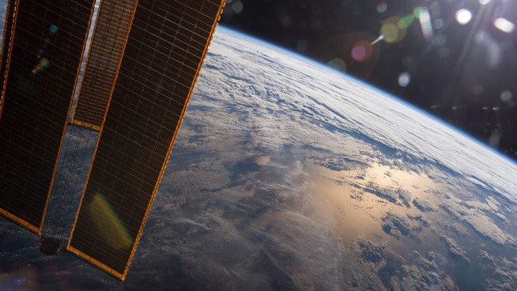 Así respondieron astronautas estadounidenses al rapero que cree que la Tierra es plana